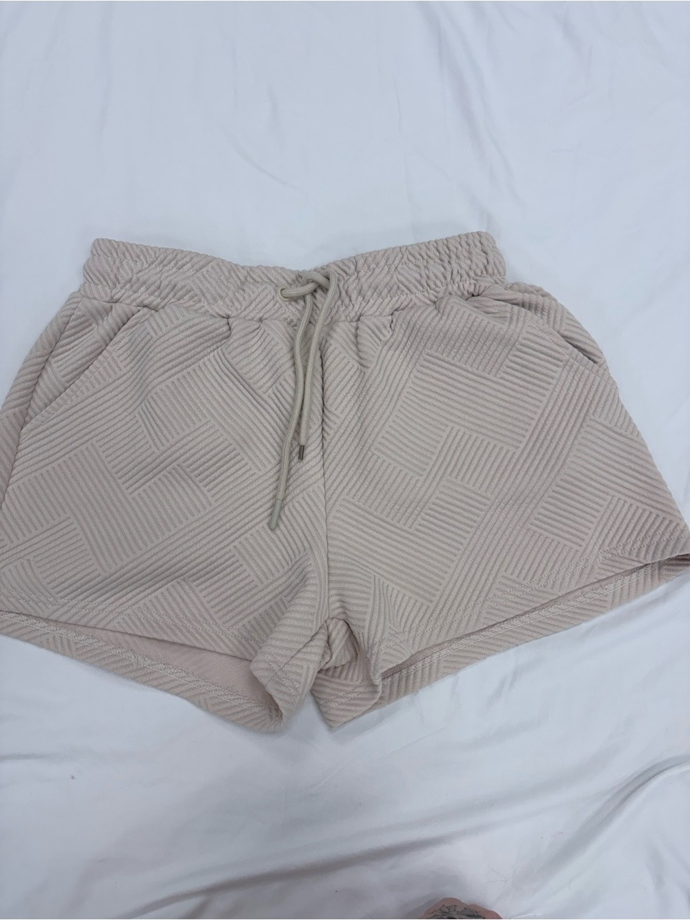 Textured Drawcord Athletic Shorts in Light Beige